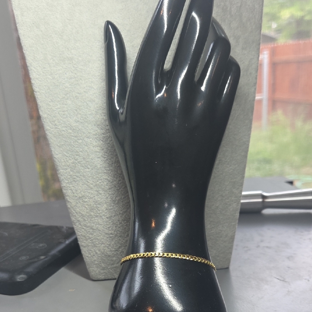 Elegant Cuban Link Gold Bracelet